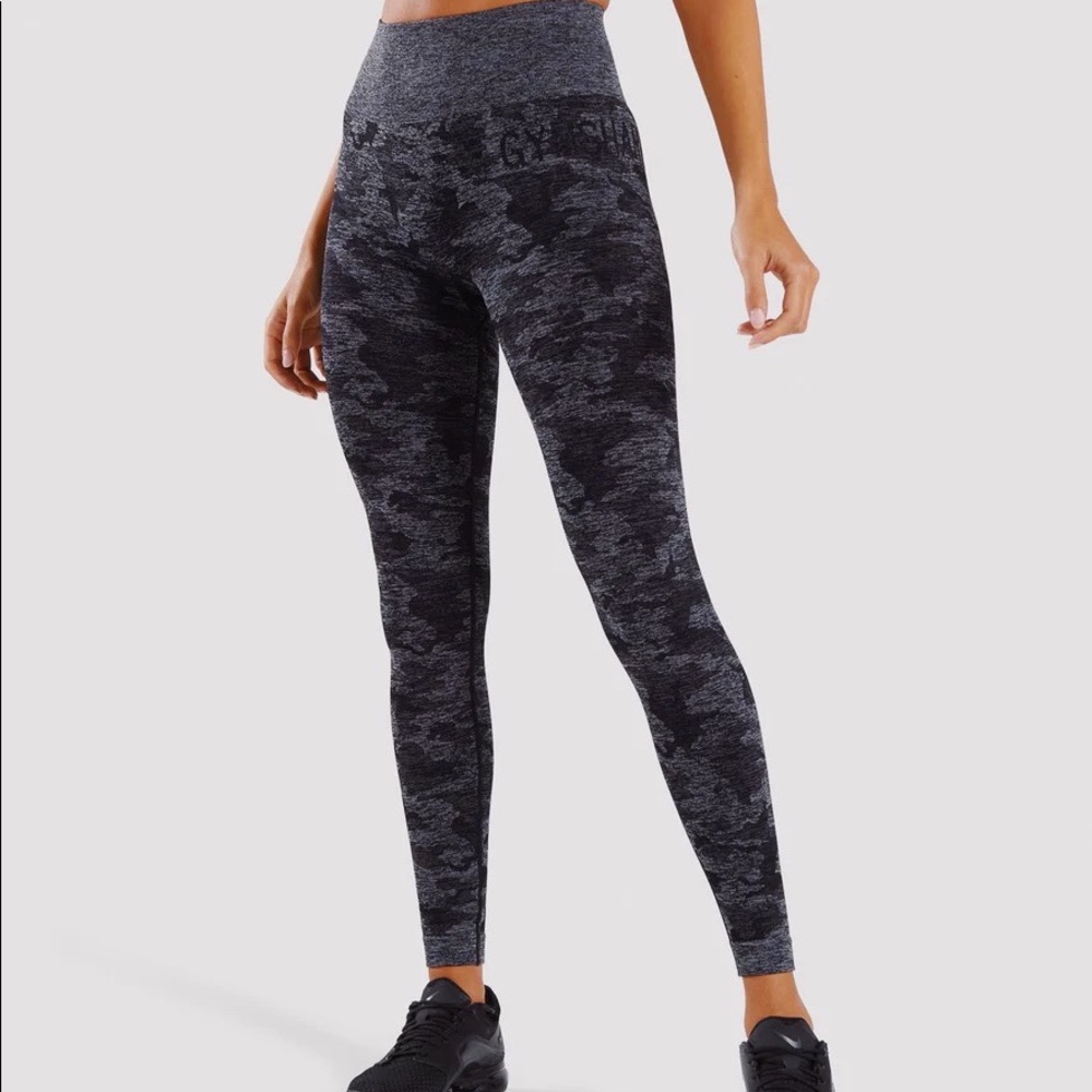 Gymshark Adapt Camo Seamless Leggings (Size small)